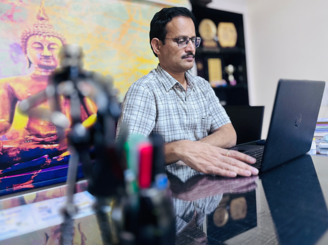 Best dentist in Eluru Sitaram prasad kasina